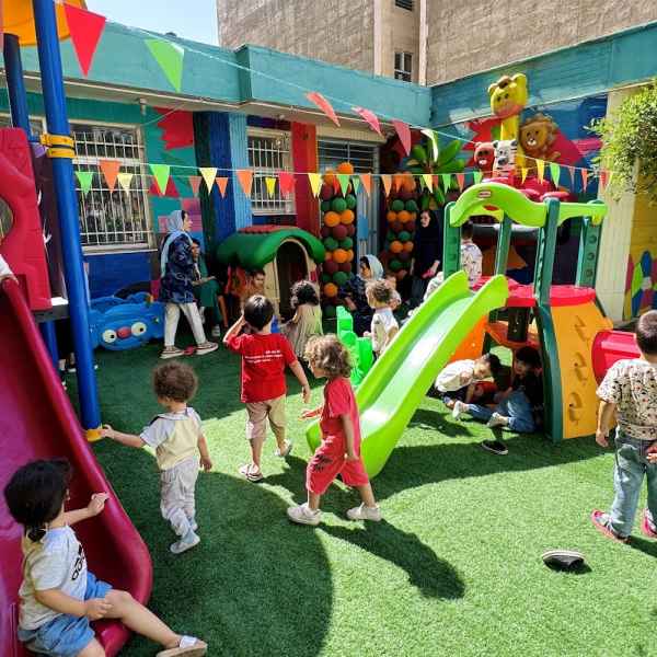 مهد کودک توت فرنگی