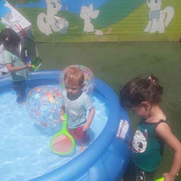مهد کودک و پیش دبستانی اوای هستی